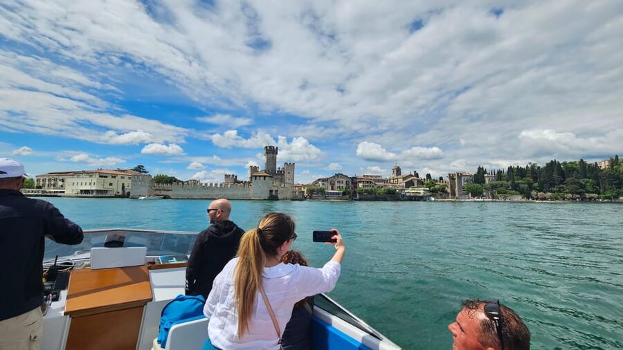 From Venice: Verona, Sirmione & Lake Garda with Boat Cruise - Verona in two and a half hours