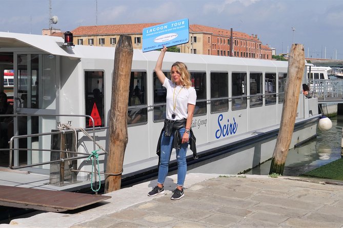 Full-Day Venice Lagoon Tour: Visit Murano, Burano and Torcello - Burano: the prettiest hour of the day