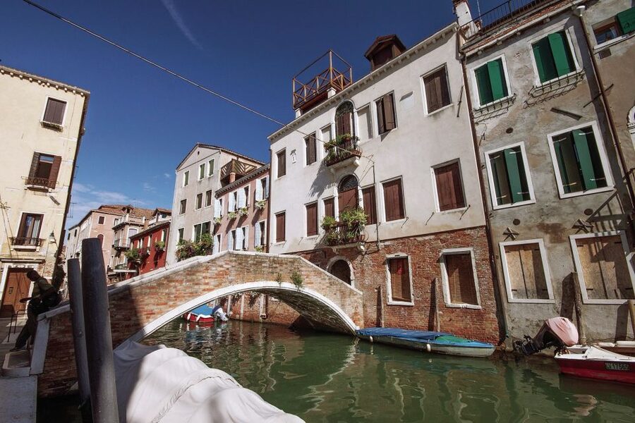 Full Venice Walking Tour: Doge's Palace and St. Mark's - Entering Doge’s Palace