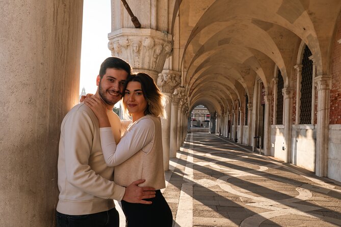Glam photoshoot in hidden Venice! (up to 4) - Key things to know before you book