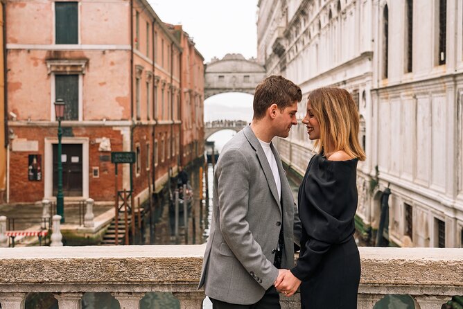 Glam photoshoot in hidden Venice! (up to 4) - Two quieter corners on the way to Rialto