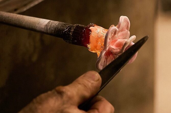Glass Blowing Demonstration : pickup by wood boat Taxi + local guide - Key points to know before booking