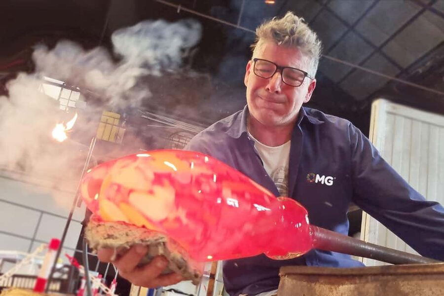 Glass Blowing Show Visit Murano Glass Factory & Showroom OMG - What the 15-minute factory stop is really like