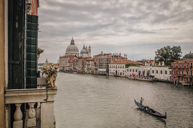 Gondola Ride and Aperitif in a Venetian Palace - Why this Venice experience feels different from a standard gondola ride