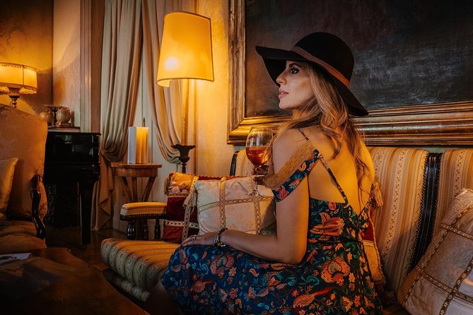 Gondola Ride and Aperitif in a Venetian Palace - What the $741.73 price buys you