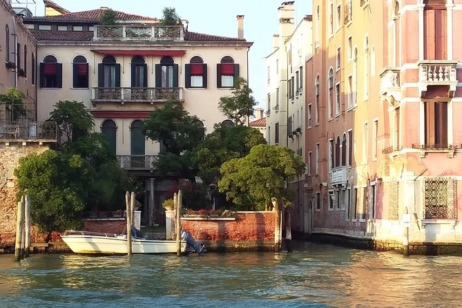 Grand Canal boat tour and Murano glass experience with Hotel pick up - Palaces, gardens, and the Rialto Bridge