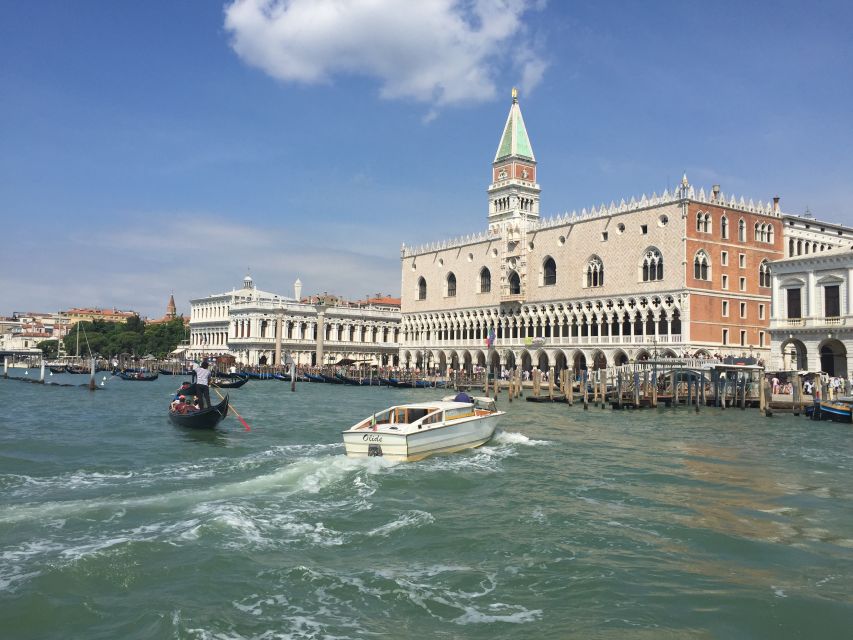 Grand Canal Boat Tour & Murano - Murano and the glass-making demonstration