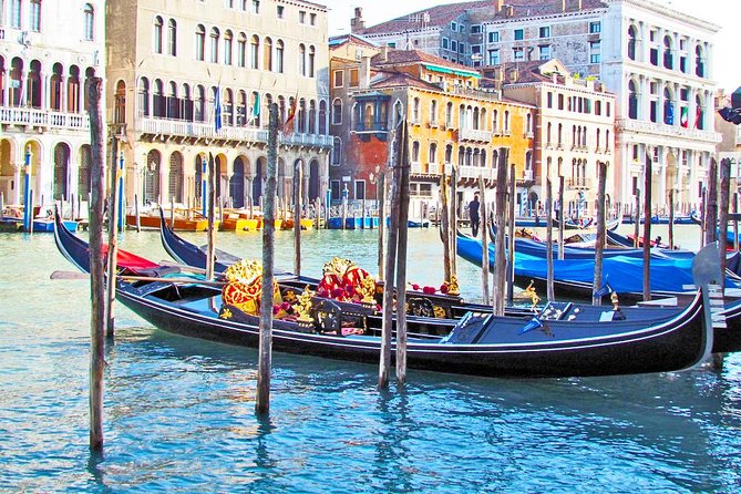 Guided Sightseeing Tour of Venice Highlights for Kids & Families - Campo San Bartolomeo and the activity-based middle hour