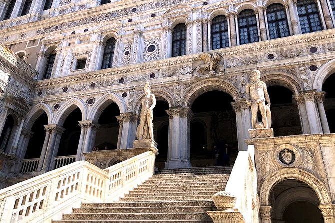 Guided Walking Tour of Venice, St Mark's Basilica & Doge's Palace - What the guide adds, and where the format can fail