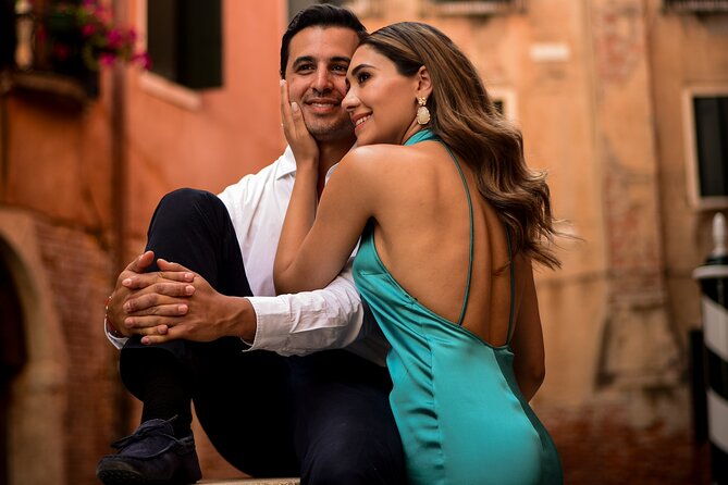 Luxurious Photoshoot in Venice - The gondola detail many people miss