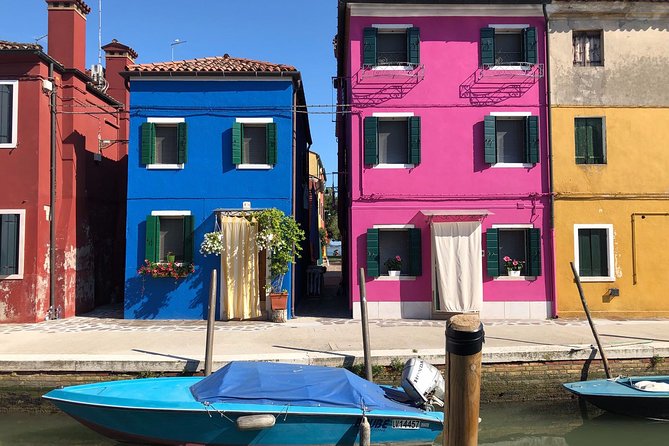 Luxury Tour of Murano & Burano by Private Boat and Guide - Murano: glassblowing at close range