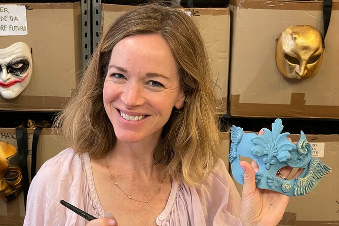 Make a Venetian Mask and Craft your Imagination - A practical choice for families and rainy days