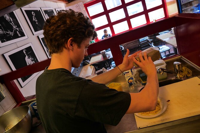 Make Pasta Carbonara from Scratch in a Jazz Club in Venice - Why carbonara is a good cooking lesson