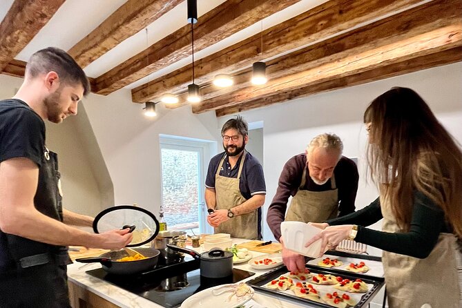 Market Tour and Cooking Class with a Local Venetian Chef - The guides: Filippo and Vanessa