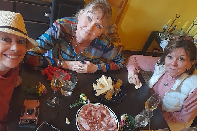 Market Tour and Cooking Class with a Venetian Sailor - Cooking pasta, focaccia, and seafood at home