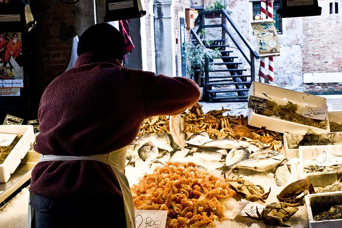 Market Tour and Dining at a Local's Home in Venice - Why this Venice food experience feels different