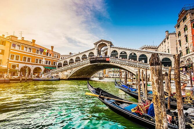 Morning Magic: Venice City Walk and Gondola Tour - The small details along the canals