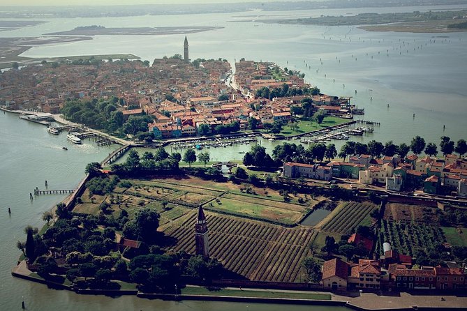 Murano and Burano Islands 4-Hour Tour - Crossing to Burano’s painted streets