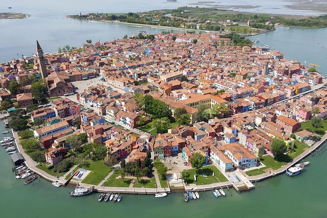 Murano and Burano Islands 4-Hour Tour - Murano and the heat of the glass furnace