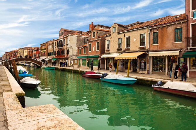 Murano & Burano Islands Guided Small-Group Tour by Private Boat - Key points at a glance