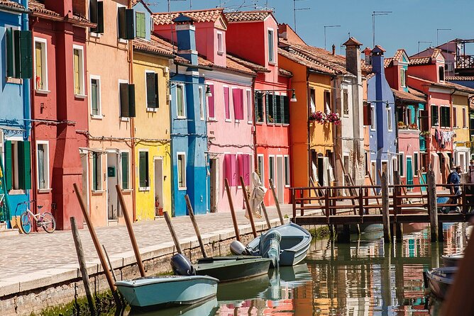 Murano, Burano & Torcello: Venetian Island Highlights - The boat setup and the strict meeting point