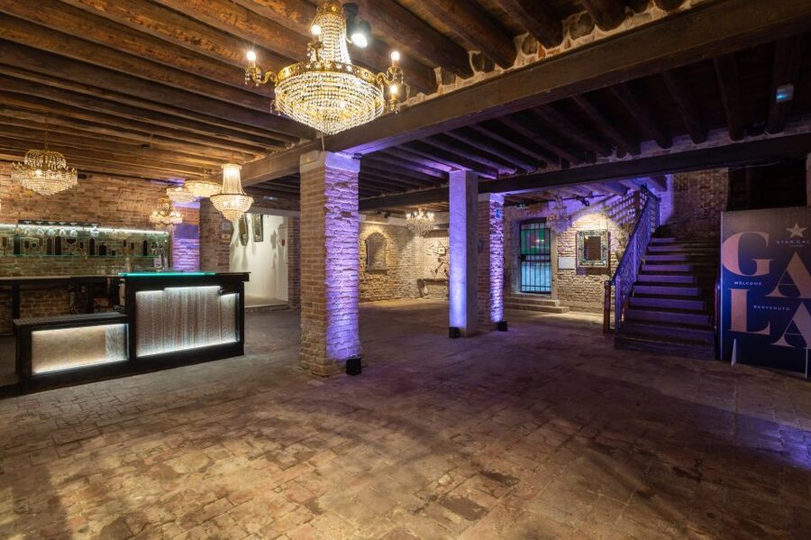 Murano: Glass Blowing Demonstration with Optional Drinks - Practical details before you reserve