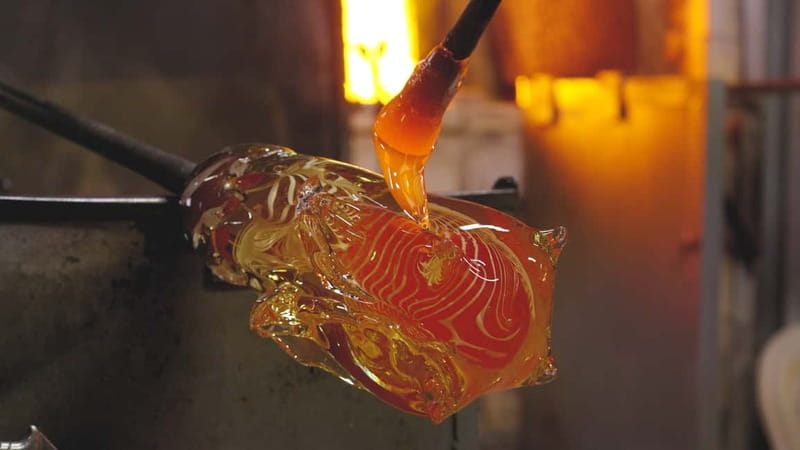 Murano: Glass Blowing Experience at Gino Mazzuccato Factory - The guide can make a big difference