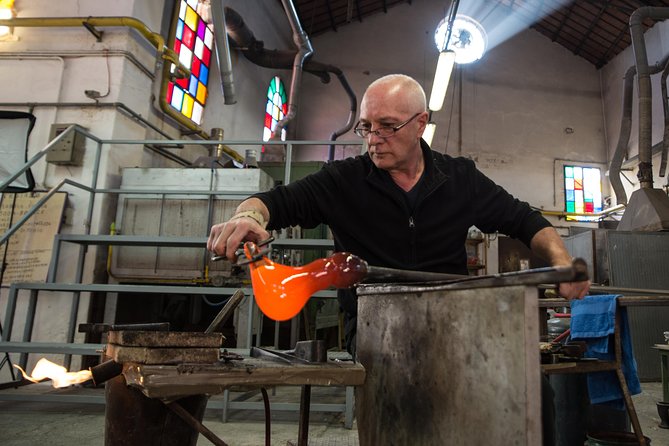 Murano Glass Experience With a Visit to a Burano Lace Island - Two Venetian islands, one compact half-day