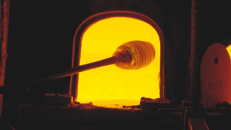 Murano: make your item with a glass master and take it home - Why this Murano workshop feels different