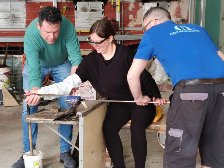 Murano: make your item with a glass master and take it home - Making a manageable glass item