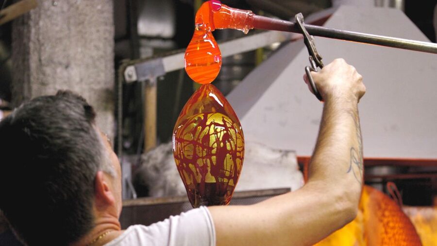 Murano: make your item with a glass master and take it home - Is $396.50 per person fair value?
