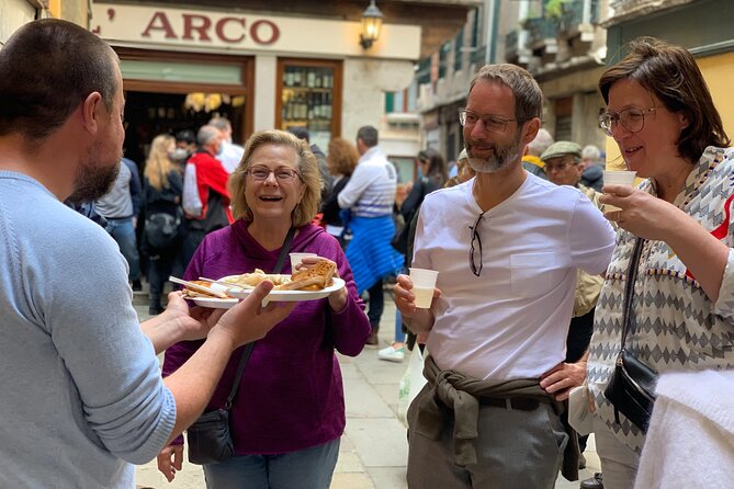 Old Taverns and Rialto Market Food Adventure (come hungry!) - Who should book this food adventure