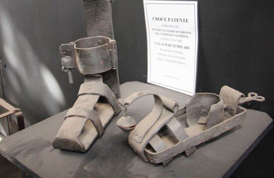 Prisons' Palace: Maleficia, Inquistion torture tools - Documents, reproductions, and the machinery of punishment