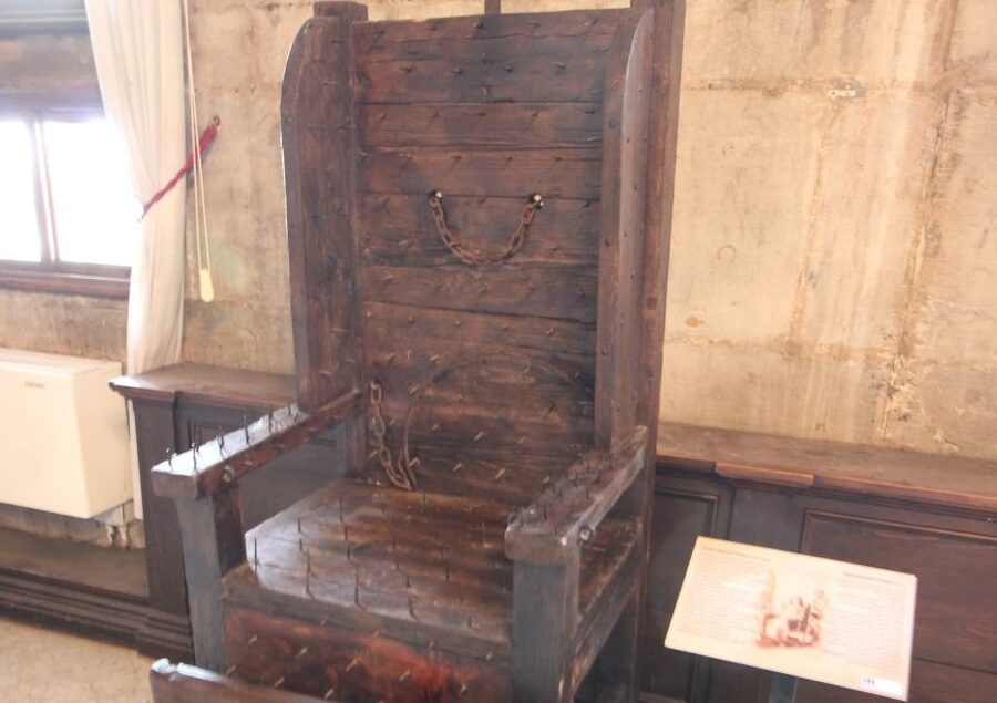 Prisons' Palace: Maleficia, Inquistion torture tools - Is one hour and $11 good value?