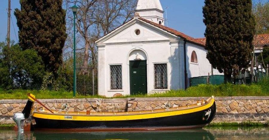 Private 4 hours North Lagoon: Traditional Venetian Boat Tour - Murano and the art of glassmaking
