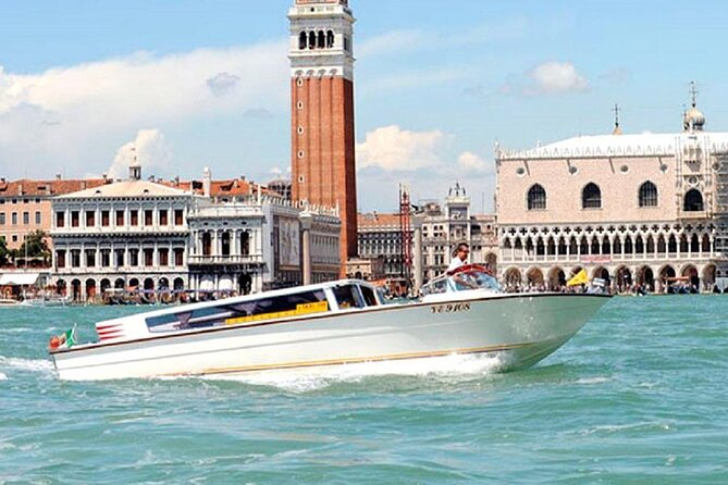 Private arrival transfer from Venice airport to hotel in Venice city center - The one-hour airport rule matters