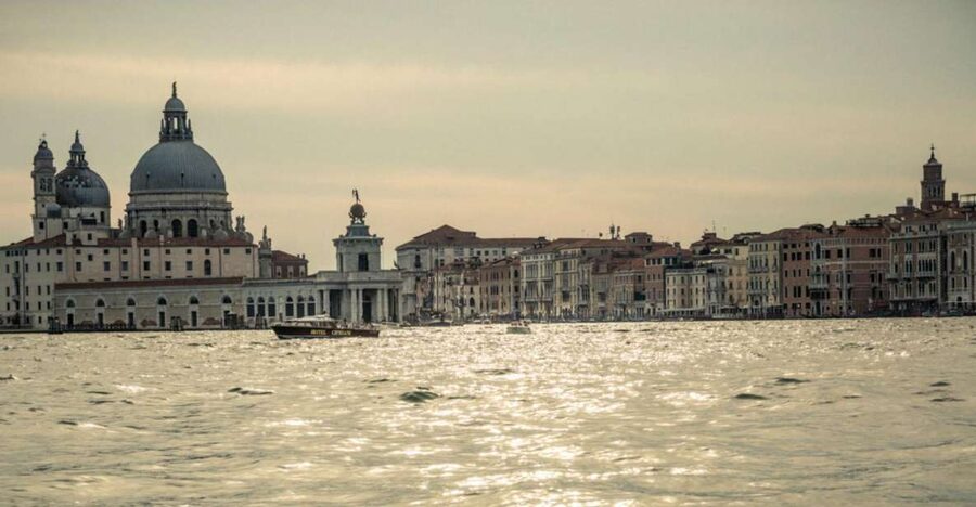 Private Cruise: Venice Viewed by the Water - The dinner option, and what it does not include