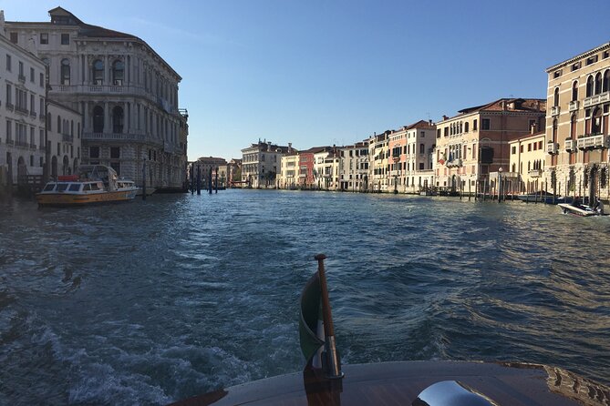 Private Departure,Transfer: Venice Cruise Terminal to Marco Polo Airport - Choosing the right Mercedes vehicle