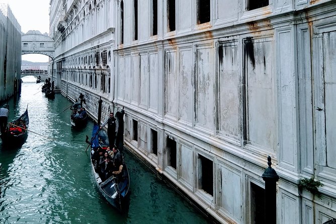 Private exclusive Venice and Murano guided tour - A private start in the heart of St. Mark’s Square