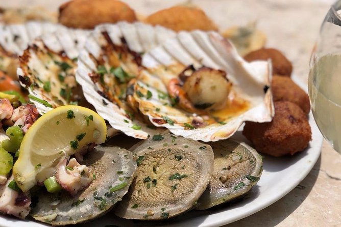 Private Food Tour: Cicheti & Wine - Rialto Bridge from a different angle