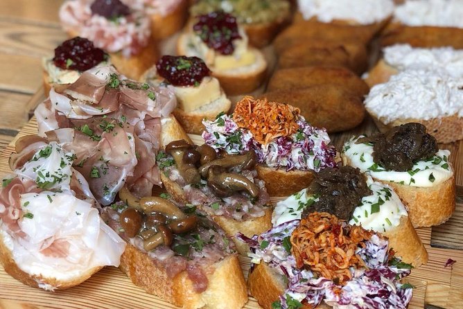 Private Food Tour: Cicheti & Wine - Mercati di Rialto and the food route