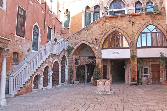 Private Food Tour: Cicheti & Wine - San Polo, bacari, and the cicheti tradition
