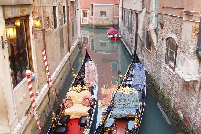 Private Full Day Tour from Milan to Venice with local tour guide and fast train - Ponte della Costituzione and an unusual itinerary detail