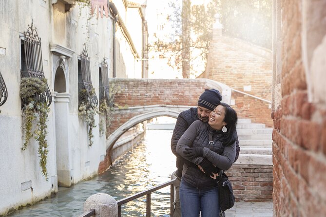 Private Gondola Ride and Photoshoot - Finishing at Rialto Bridge
