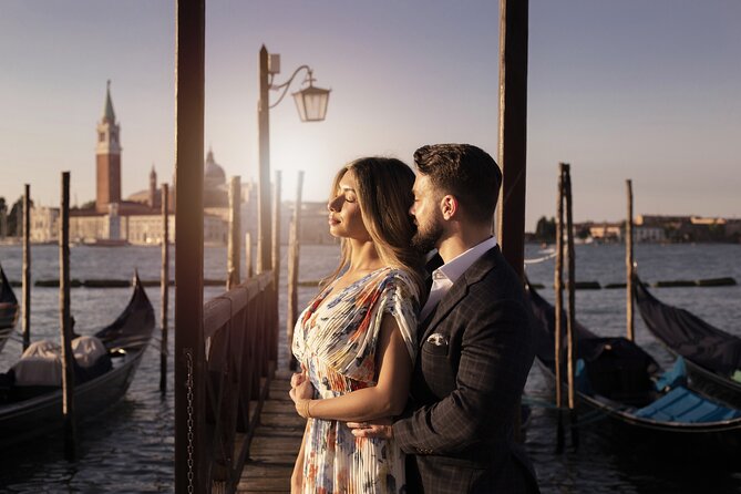 Private Gondola Ride and Photoshoot - Who will enjoy this most?
