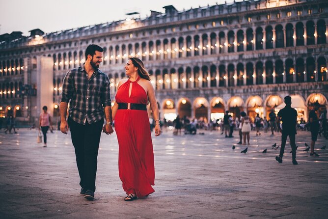 Private Gondola Ride with Professional Photographer in Venice - Rialto Bridge and the central city