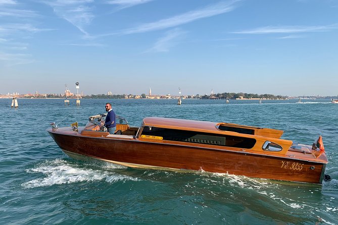 Private Grand Canal Boat Tour , Murano and Burano 6 hours - What a personal guide adds