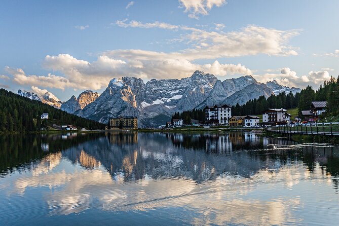 Private Guided Tour in the Dolomites from Venice - Lake Dobbiaco and the quieter middle stop