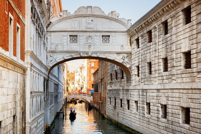 Private or Semi Doge's Palace & Saint Mark's Basilica Guided Tour - Doge’s Palace, from government halls to prison cells
