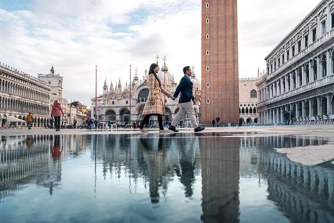 Private Photo Shoot in Venice with Gondola Ride - The photographers and the human side of the session
